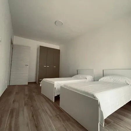 House דירה